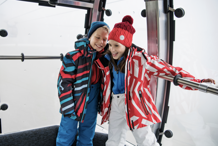 Wir verlosen je ein komplettes Ski-Begleidungsset für Jungen und Mädchen der Marke Reima 